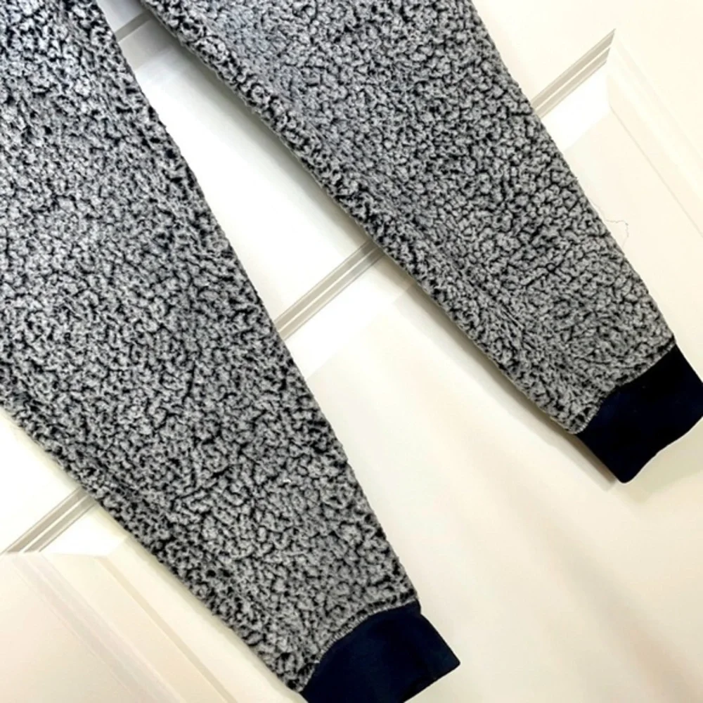 SECRET TREASURES | Youth Small (4-6) Light Gray Chunky Fleece Sweatpants